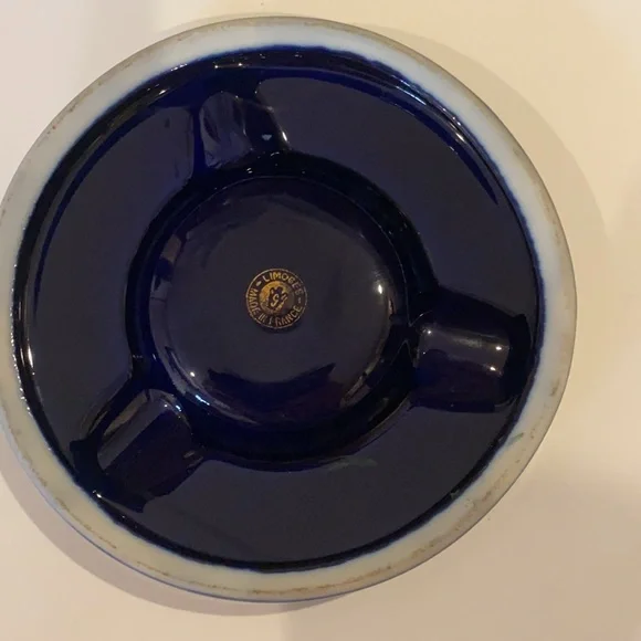 LIMOGES NAVY AND GOLD ASHTRAY FRENCH - Picture 5 of 10